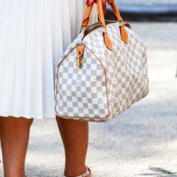 Authentic Louis Vuitton Speedy 30 - Picture 2 of 15